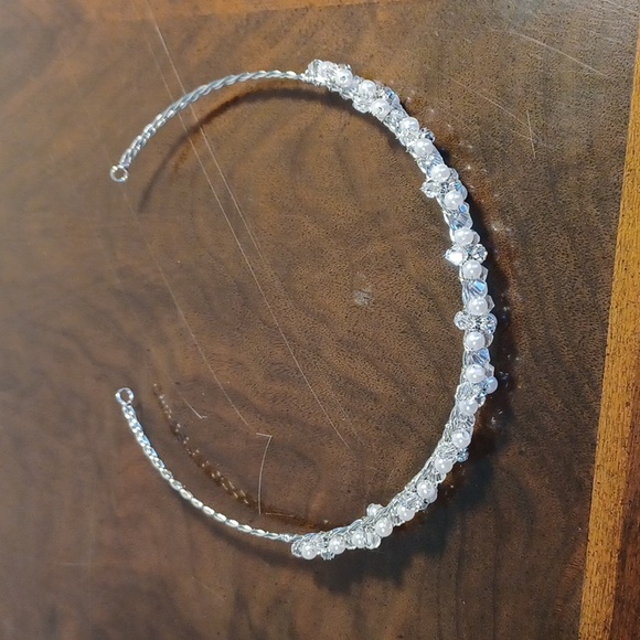 NEW. Bridal Headwear / Bride Wedding accessory 5723 - Picture 2 of 8